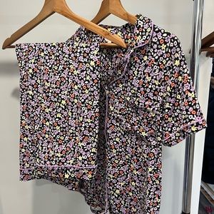 Pajama Set L (12-14). Flowers. Collard. Soft barely used.